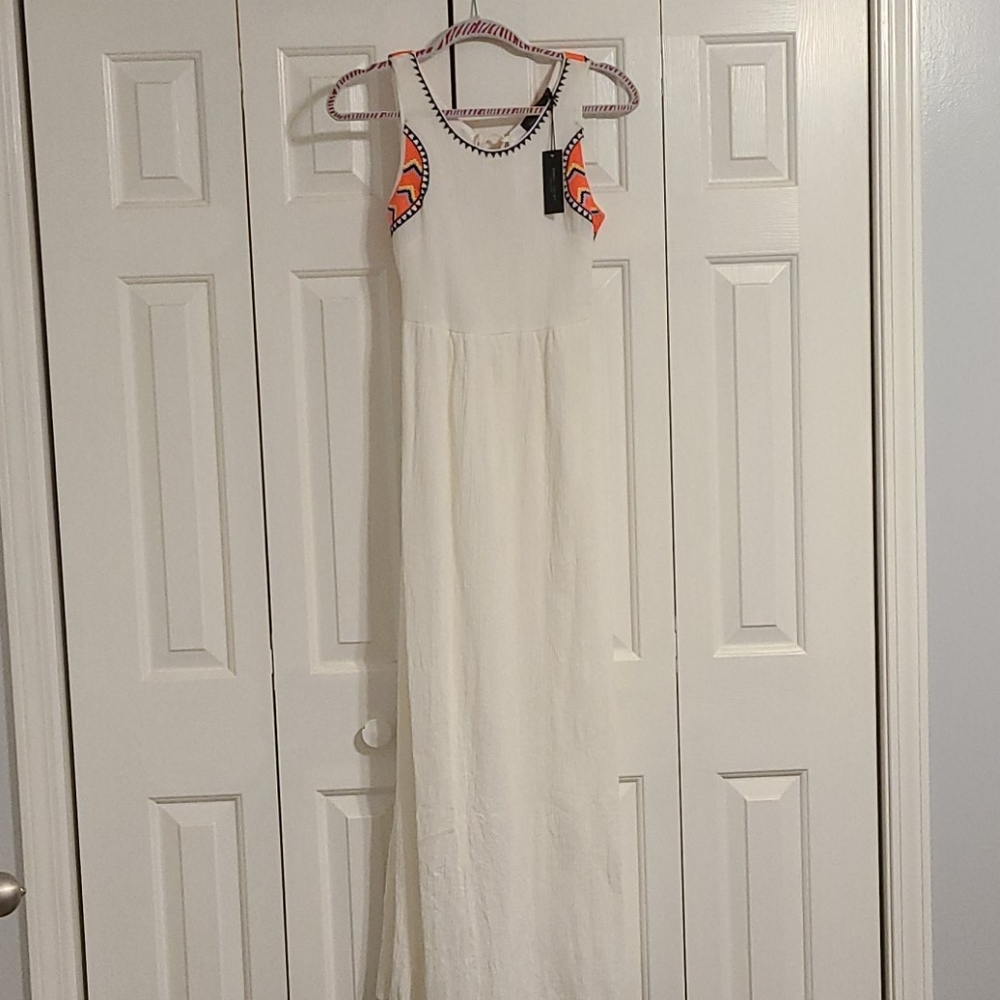 Romeo and Juliet White Maxi Dress Small